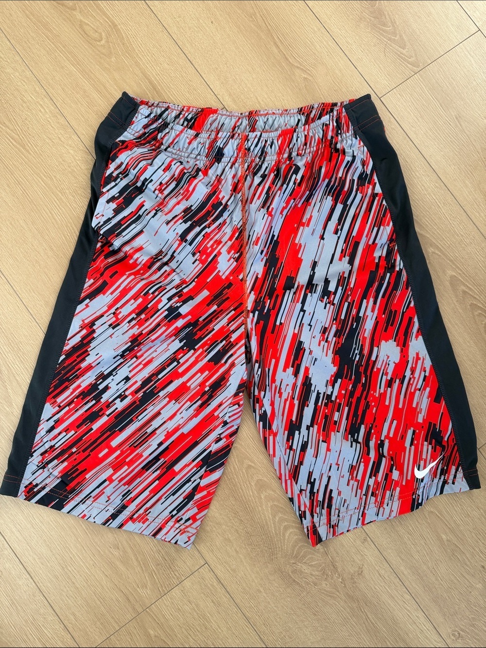 Nike Big Kids  Athletic Graphic Shorts With Excellent Condition size XL